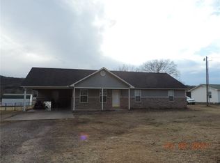 1004 N 2nd St, Ozark, AR 72949