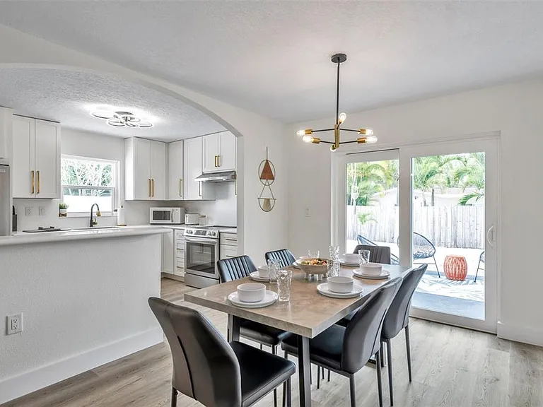 2310 Mary Sue St — Photo 10
