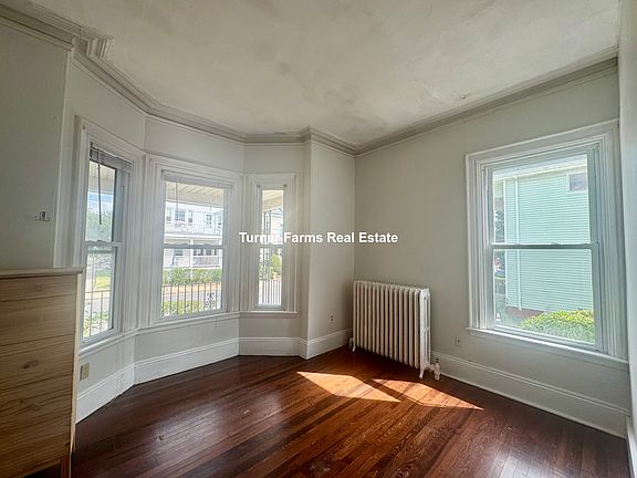 5th image of 76 Curtis St