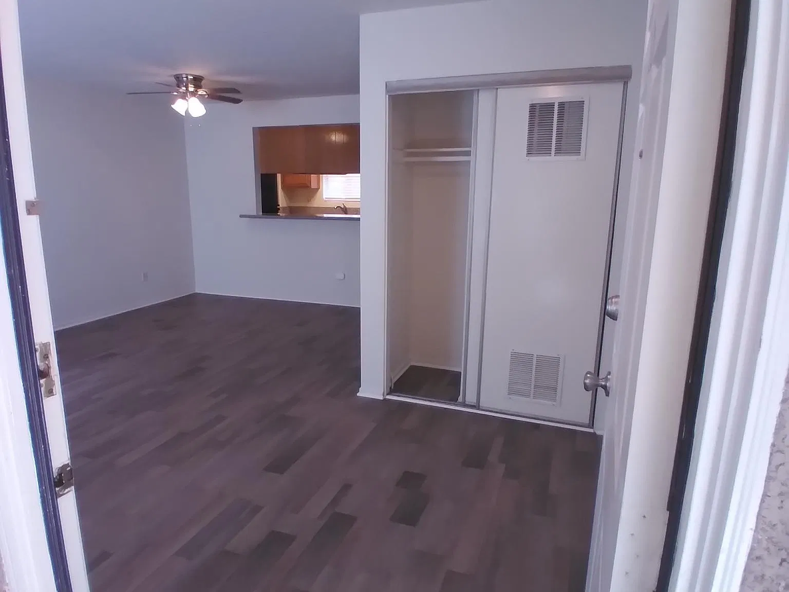 5101 E Anaheim St — Photo 2