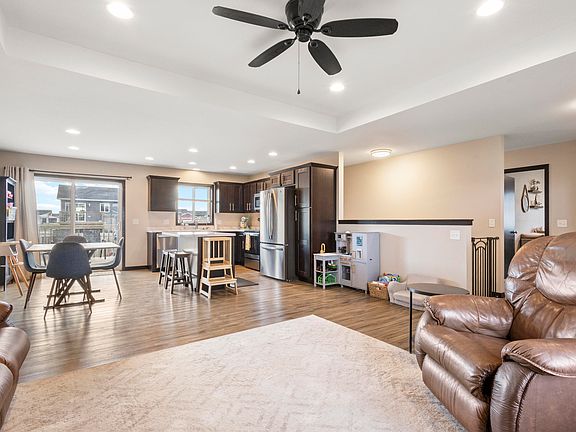 5th image of 103 Ruth Ave