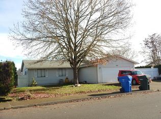 590 Greencrest St NE, Salem, OR 97301