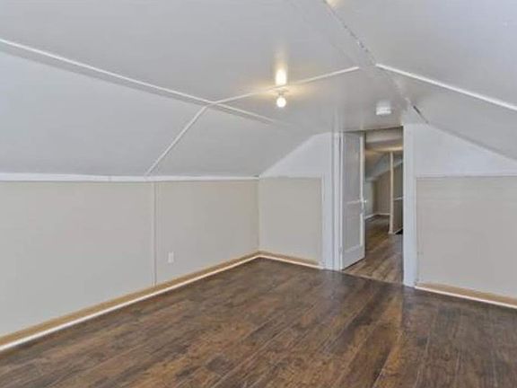 Door to upper bedroom