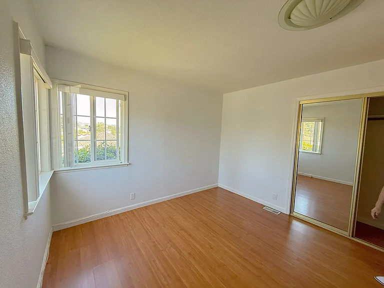 2641 Acorn St — Photo 6