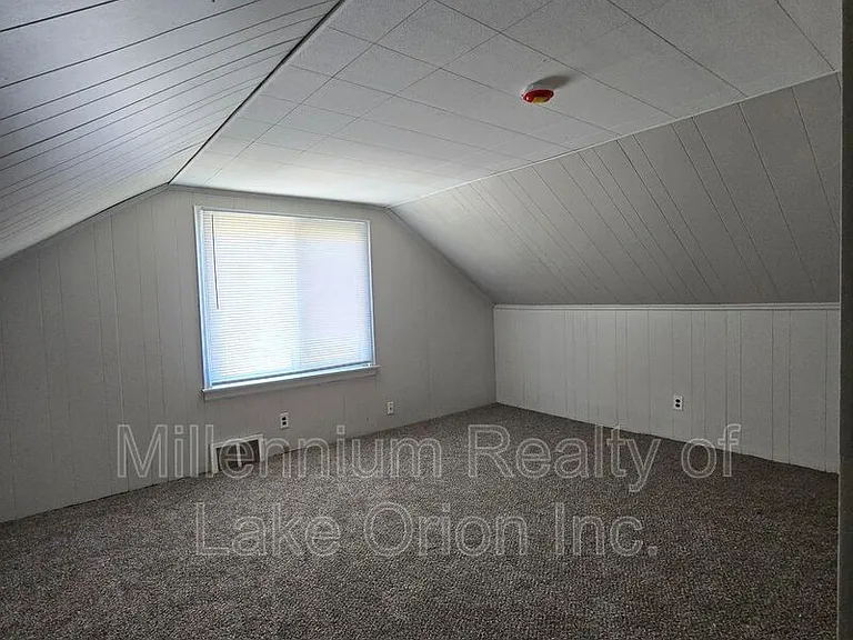 136 W Princeton Ave — Photo 28