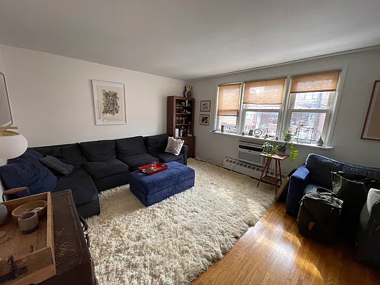 Rented by Voro, LLC | media 23