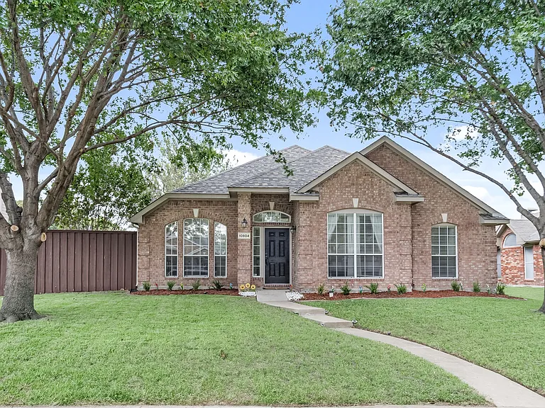 10804 Pineview Ln — Photo 31