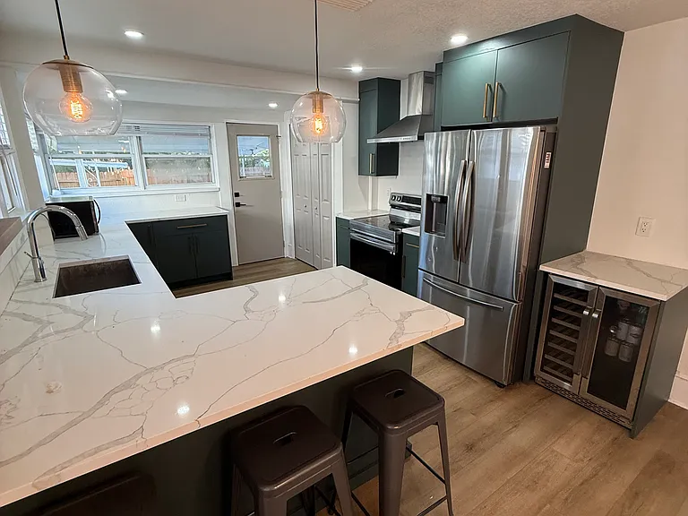 4624 Iris St N — Photo 8