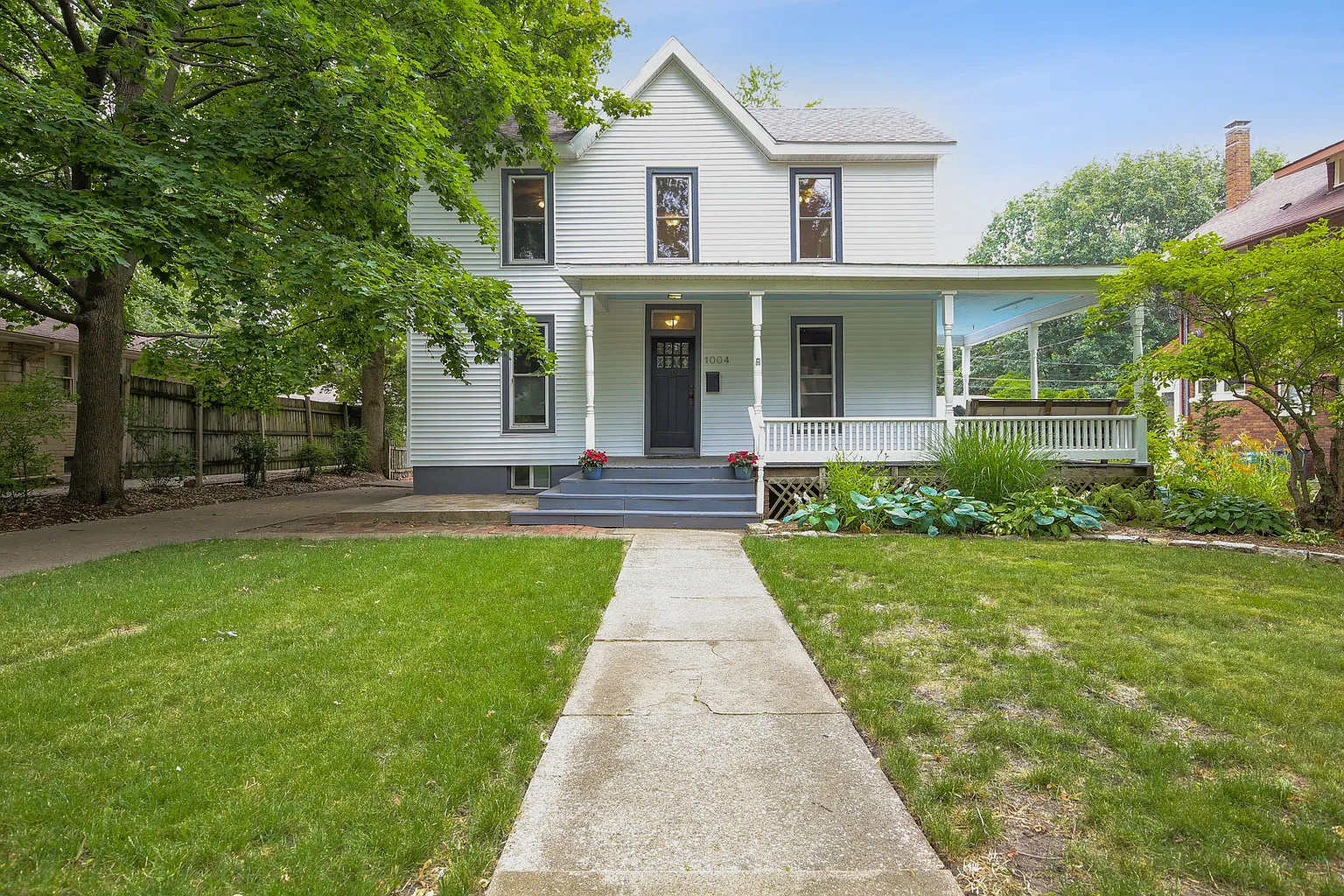 1004 W White St photo 1