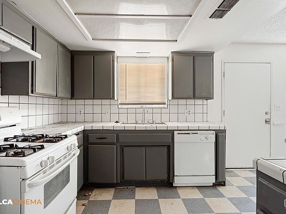 5th image of 4224 Gordon St