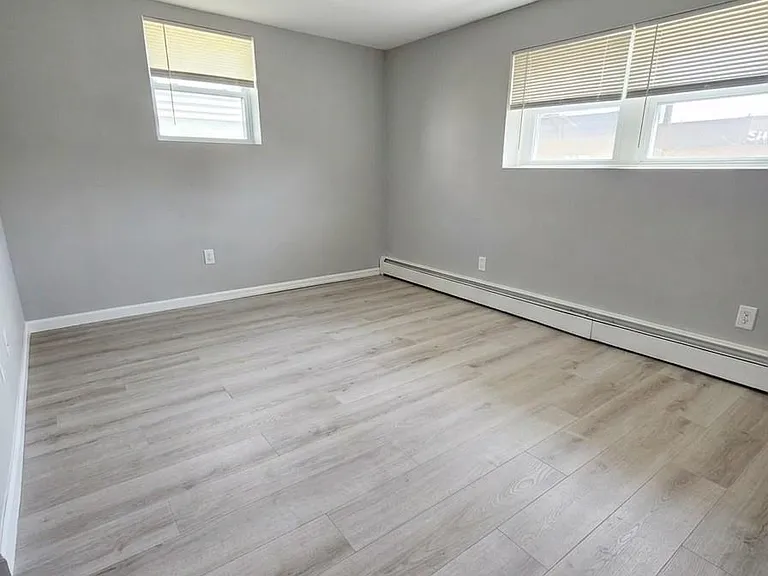 15 Dell Glen Ave #1 — Photo 7