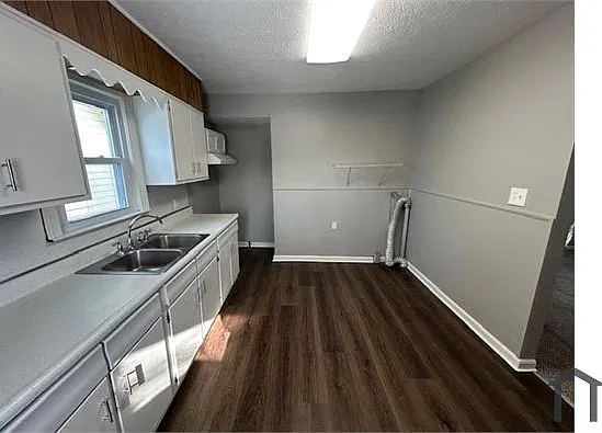 3 bed, 950 sqft, $1,295 — Photo 3