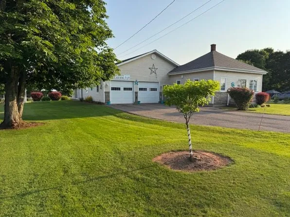 76 Bayview Dr, Summerside, PE C1N 4A1
