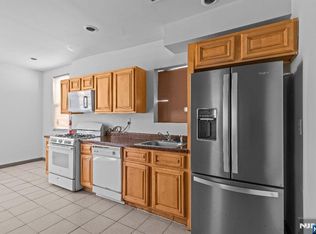 534 S 11th St, Newark, NJ 07103