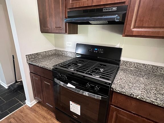 5th image of 746 W Palm Dr