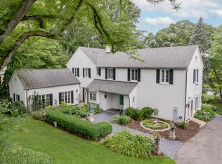 132 S Bennett St, Geneva, IL 60134