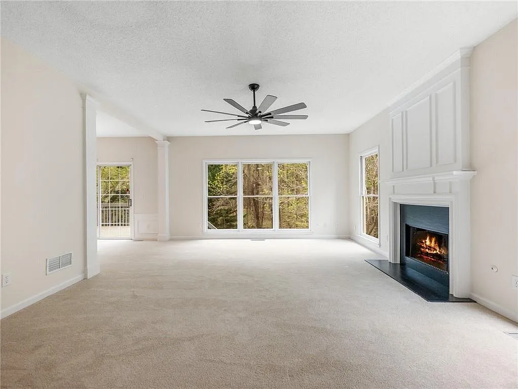 4 bed, 3.5 bath, 3144 sqft, $3,700 — Photo 3