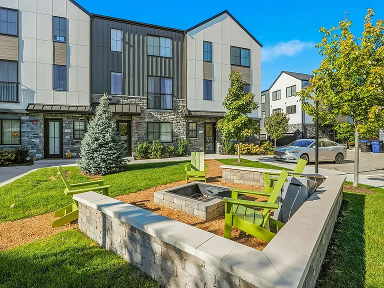 Bloom Street Townhomes — Photo 1