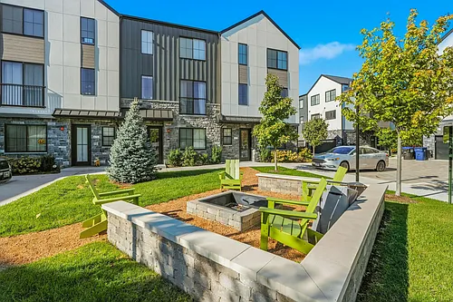 Bloom Street Townhomes Photo 1