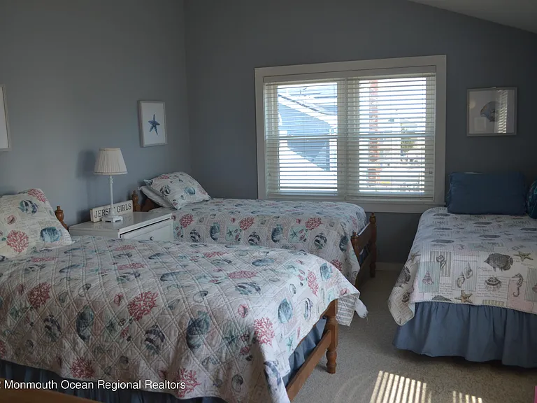15 Ortley Ave — Photo 35