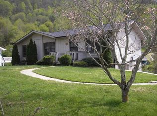 1496 Crymes Cove Rd, Waynesville, NC 28786