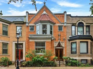 3839 N Alta Vista Ter, Chicago, IL 60613
