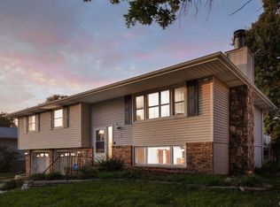 2903 W Larchmont Ln, Peoria, IL 61615