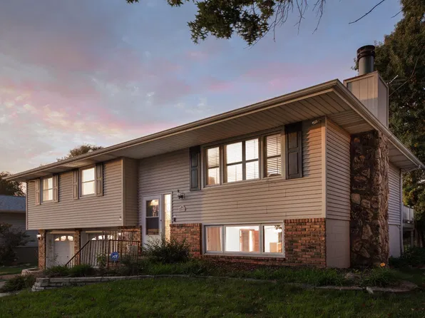 2903 W Larchmont Ln, Peoria, IL 61615