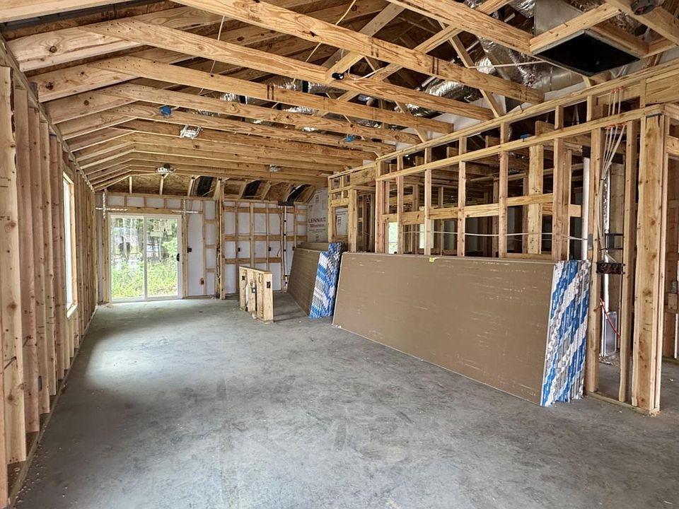 2nd image of 140 Jonathan Dr