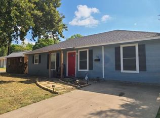 312 Smith St, Bonham, TX 75418