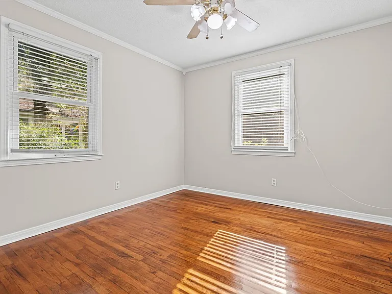 315 Azalea Cir W — Photo 10