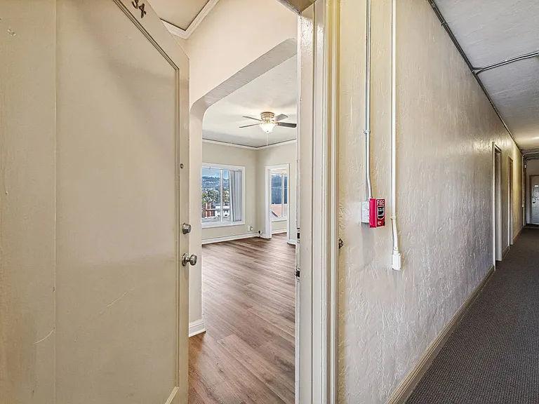 3909 Shafter Ave — Photo 2
