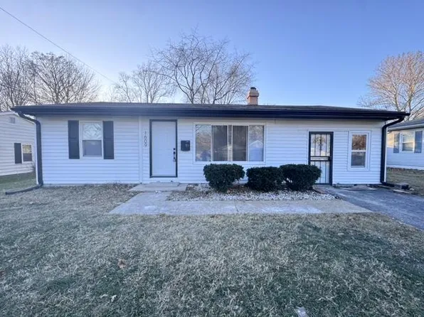 1609 Foster Dr, Belleville, IL 62226