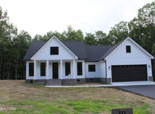 111 Edwards Ct, Grimsley, TN 38565