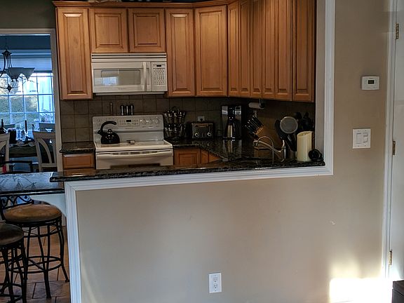 3rd image of 2135 5th St