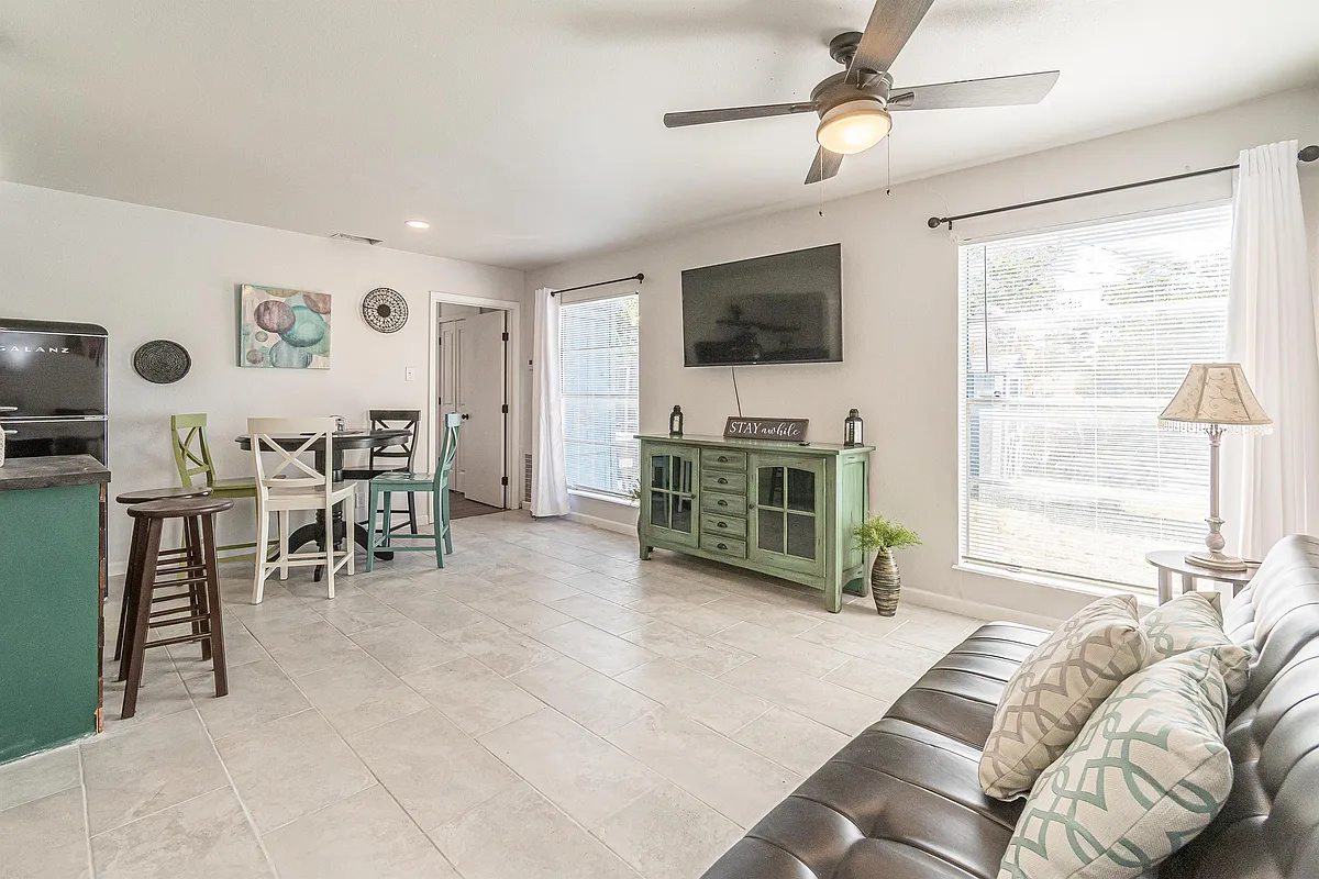 Building Photo - 346 Natalen Ave #2COZY