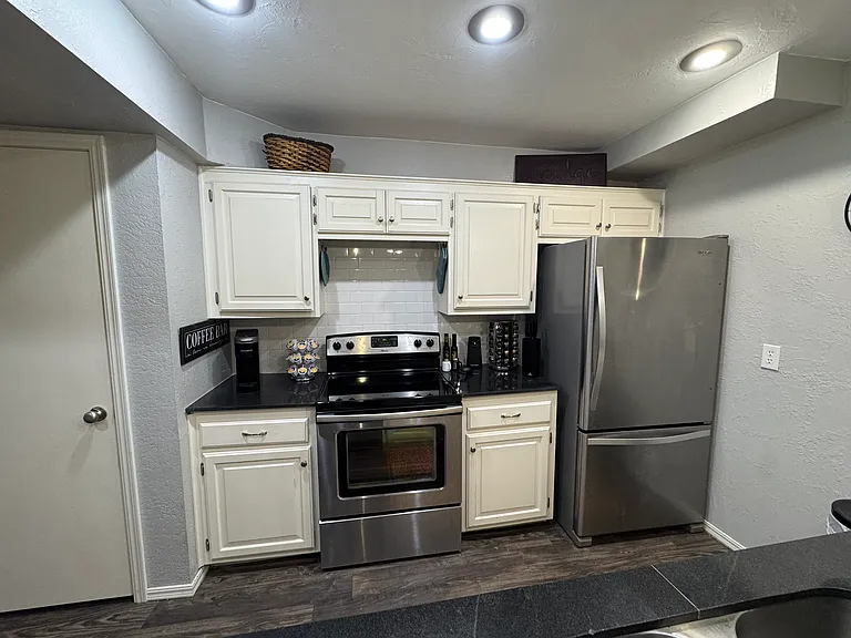 2902 Village Cir — Photo 10