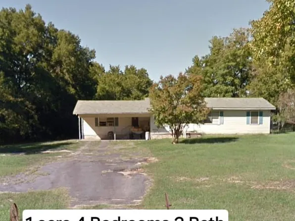 801 E McDonald St, Mineola, TX 75773