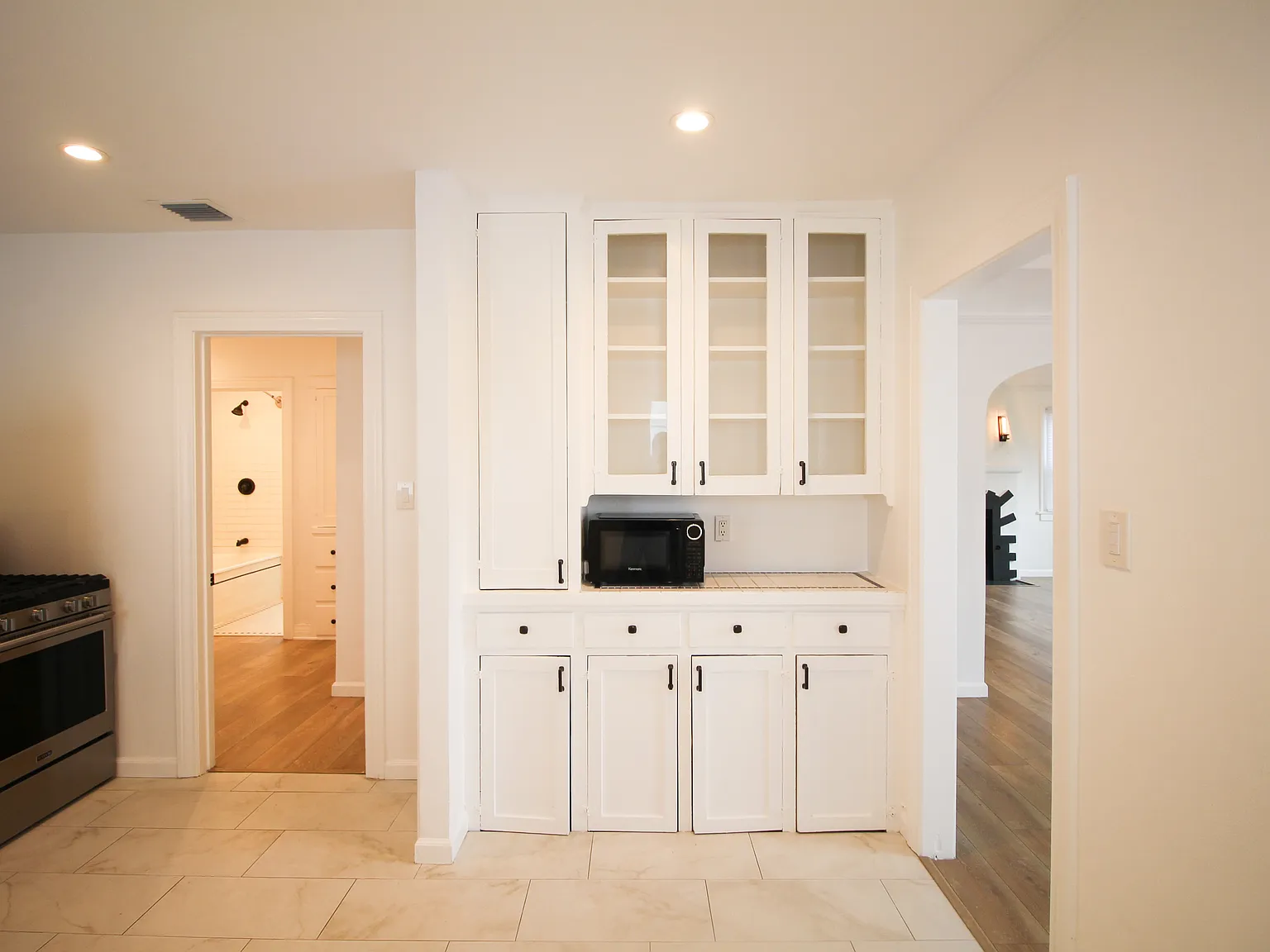 3 bed, 1236 sqft, $4,800 — Photo 4