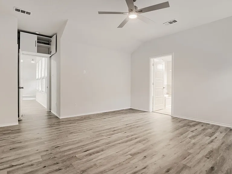 1300 Avenue C — Photo 17