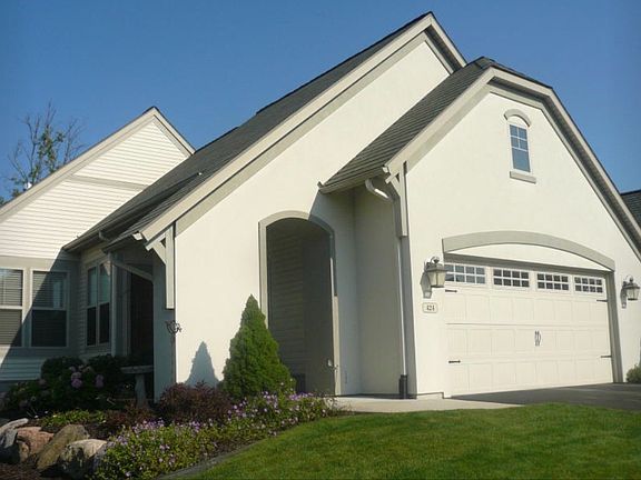 2nd image of 424 Enclave Ct SE