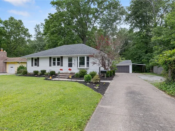 4117 Canterbury Rd, North Olmsted, OH 44070