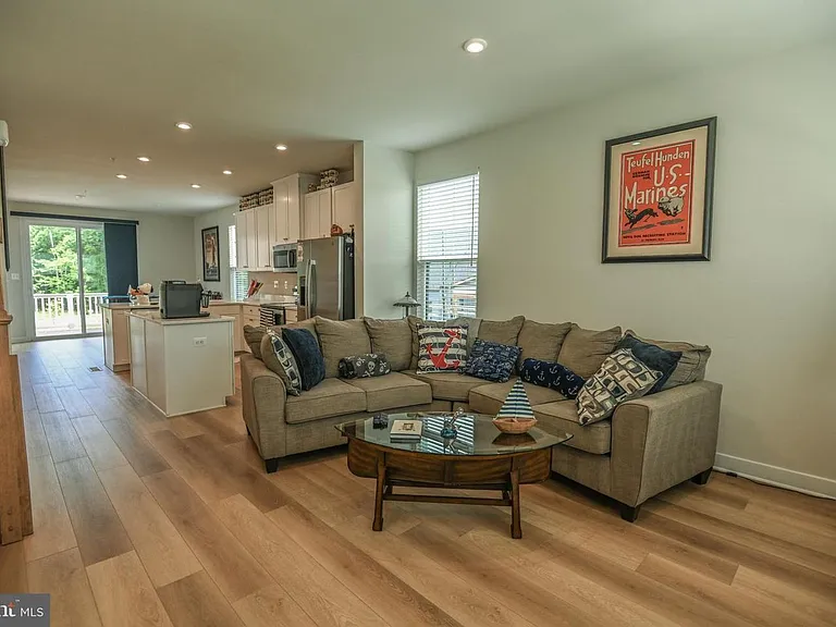 7221 Sprouse Ct — Photo 10