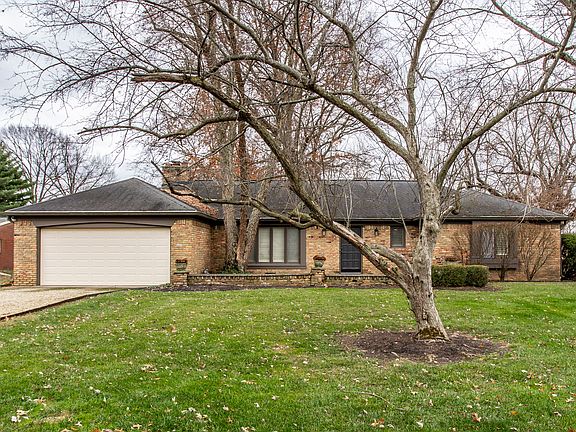 3rd image of 537 Fairway Dr