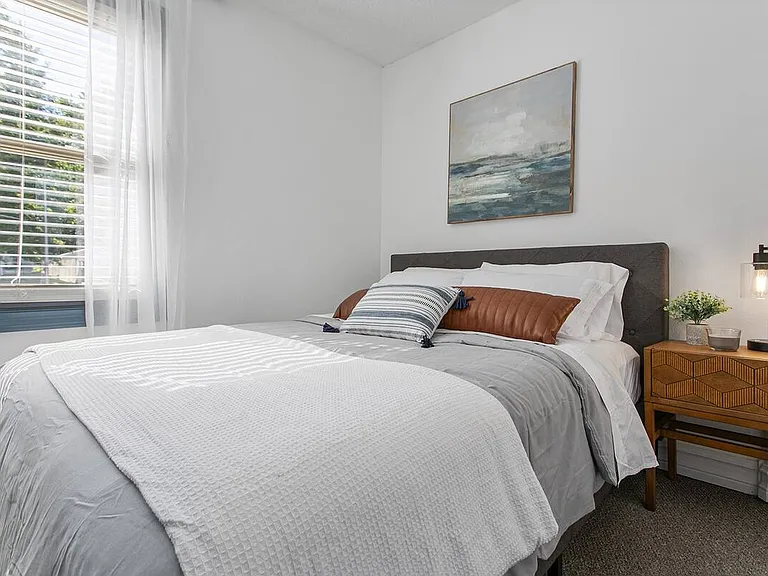 1424 W Walnut St #A — Photo 14