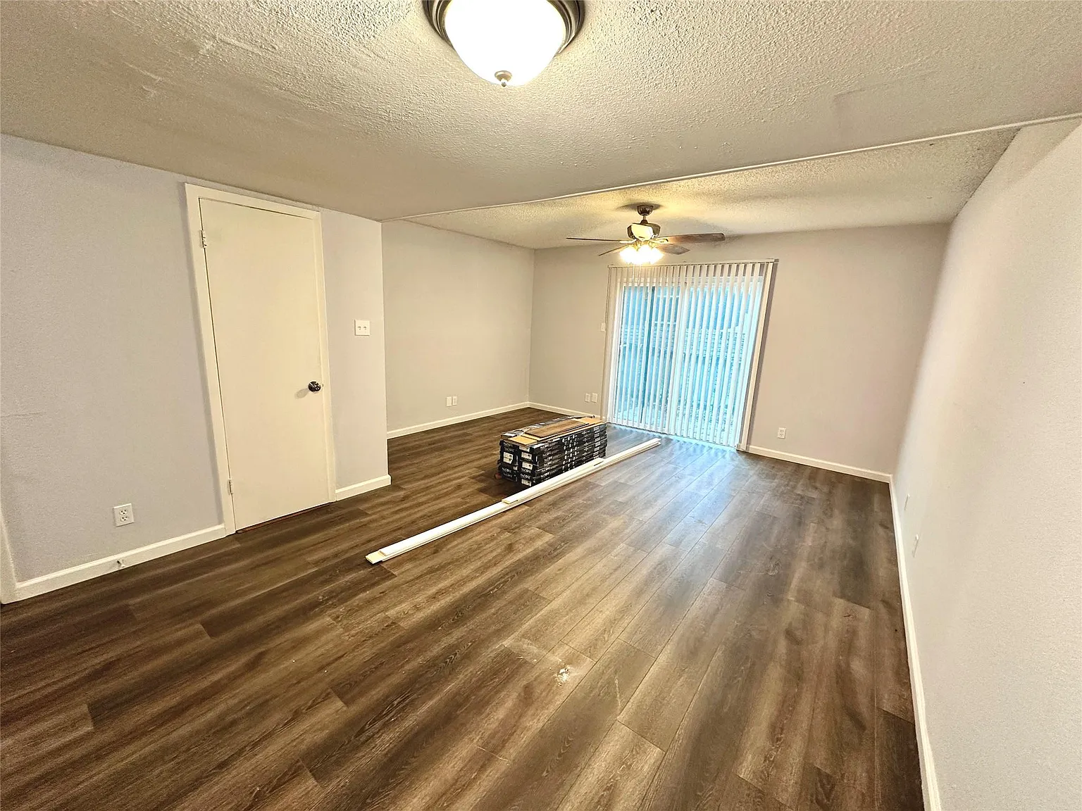 2 bed, 1.5 bath, 1010 sqft, $1,150 — Photo 4
