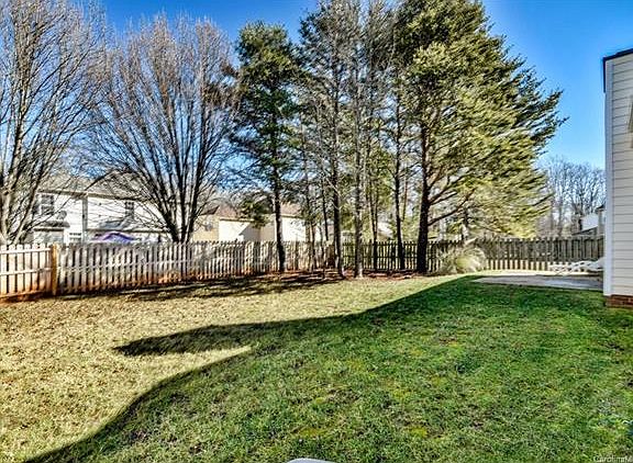 4th image of 122 Walmsley Dr