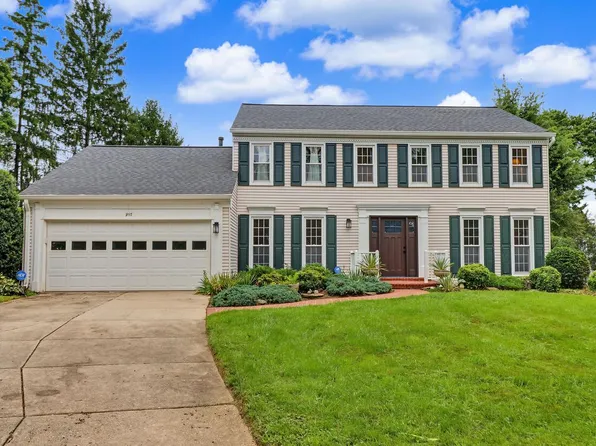 9117 Willow Pond Ln, Rockville, MD 20854