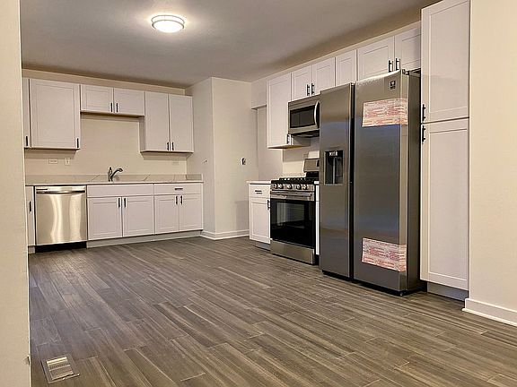 4th image of 1191 Stratford Ln