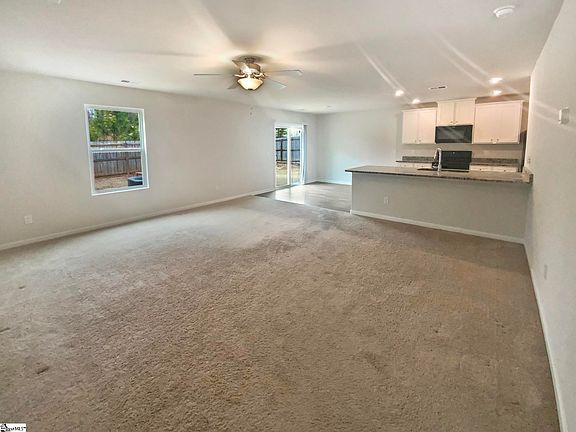3rd image of 2078 Southlea Dr